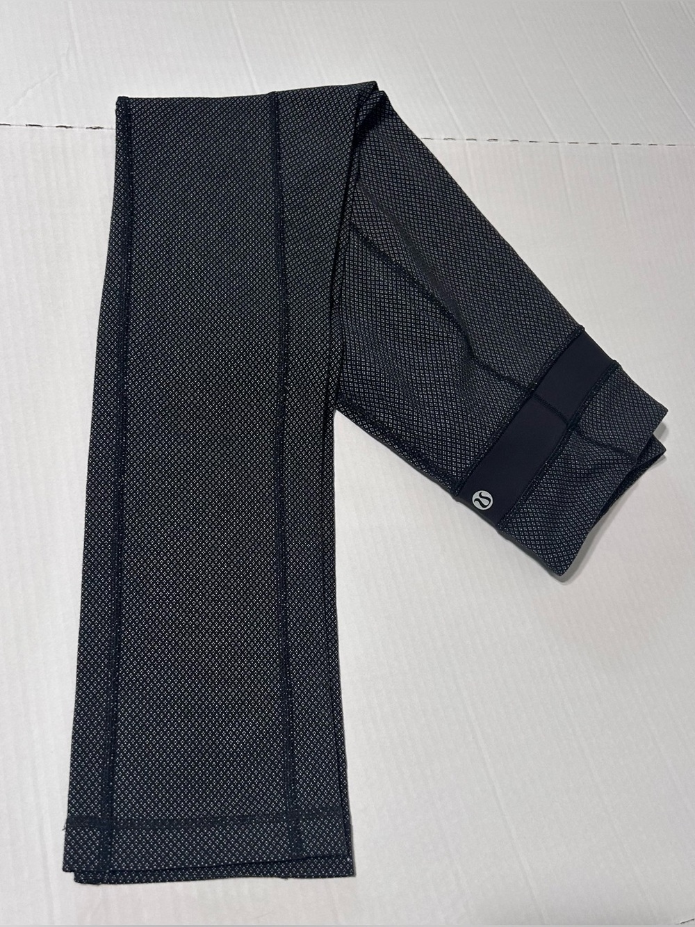 Lululemon Skinny Grove Leggings In Diamond Dot Black White Pattern Size 4